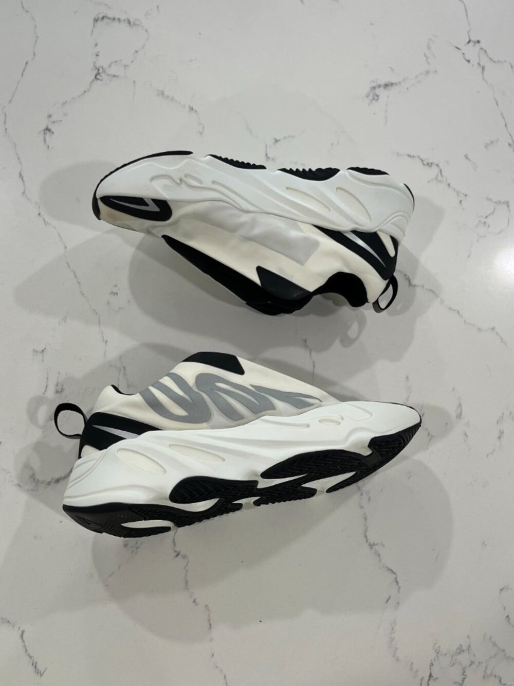 adidas-Yeezy Boost 700 MNVN Laceless 'Analog' Size 6